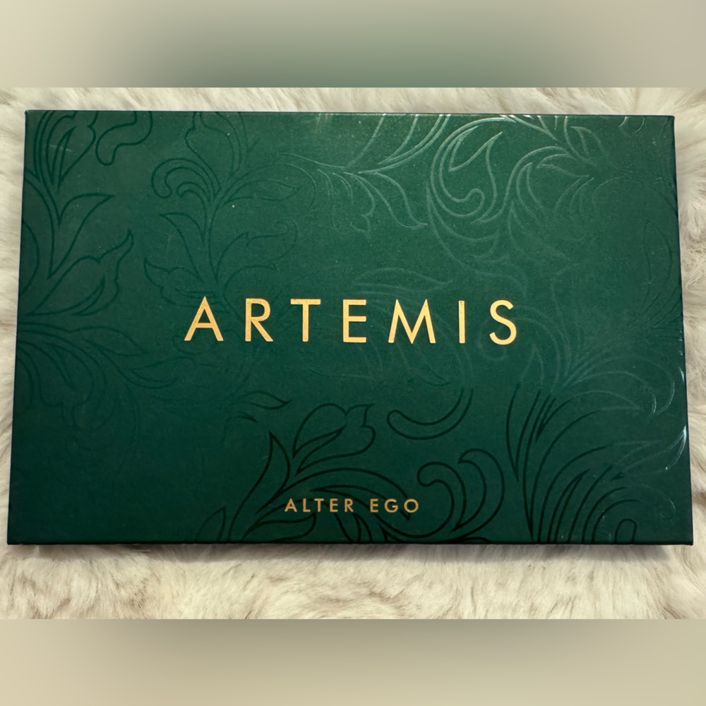 Artemis Eyeshadow Palette